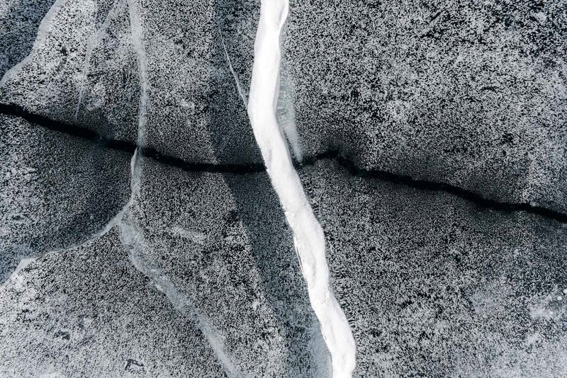 Glace du lac Baykal 2