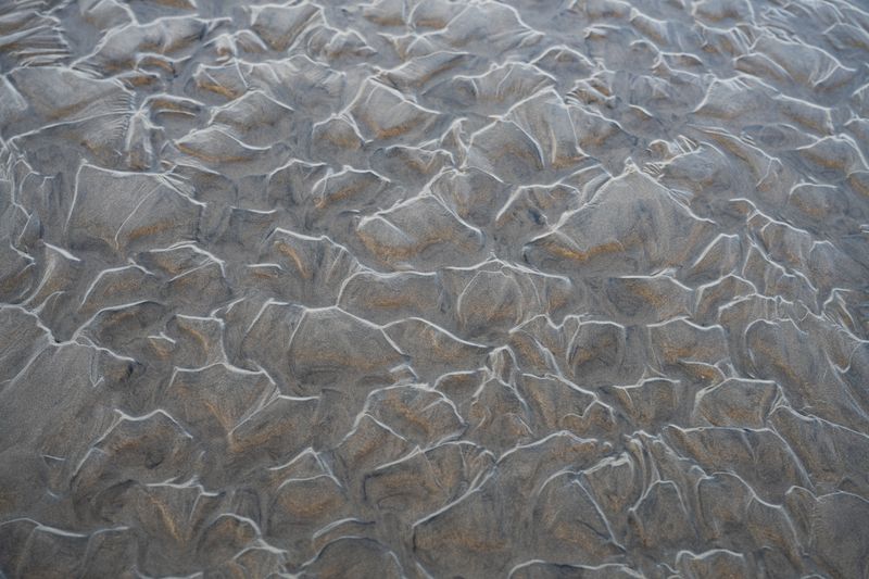 Traces de sable  sur la plage de Saint Efflam à Plestin les grèves